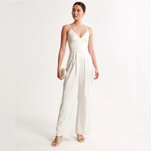 Abercrombie & Fitch White Jumpsuit. Size XSP. New with tags.
